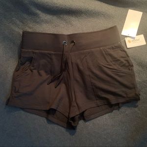 Athleta Bliss short - NWT